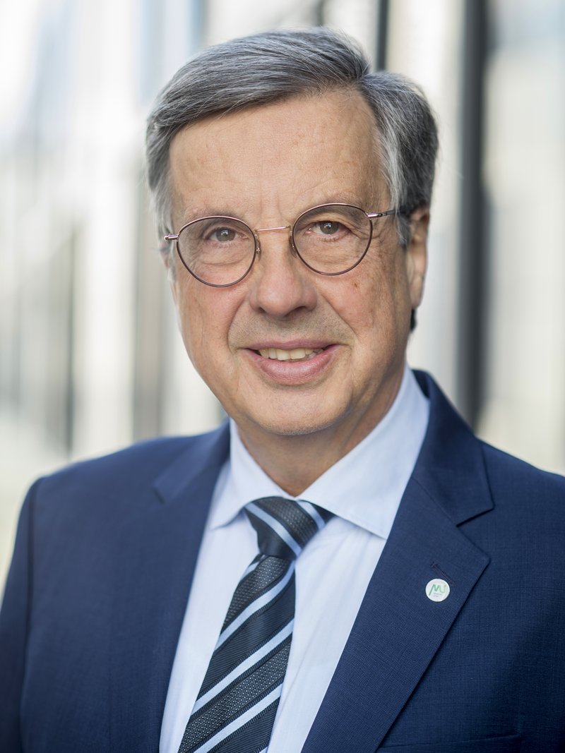 Univ.-Prof. Dr. Hellmut Samonigg